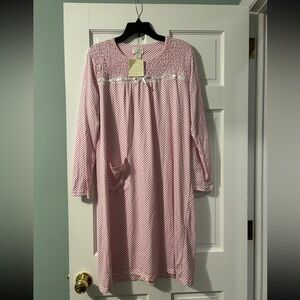 NWT Pink nightgown size m